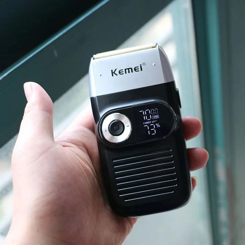 (image for) Kemei Model KM-2026/KM-2027 Electric Shaver Rechargeable Beard and Hair Trimmer with Two Floating Razor Heads 120 Minutes Usage Time Simple Cleaning and Maintenance Black or Green